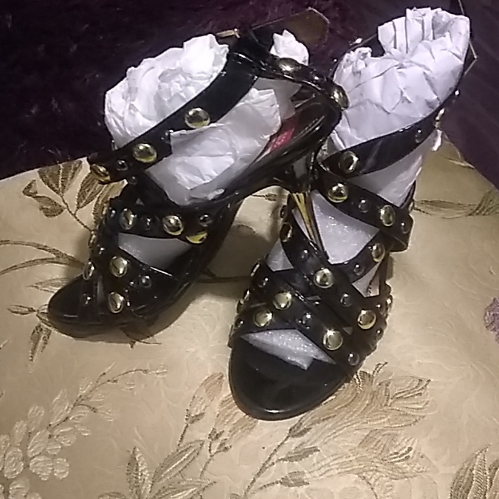 Black/gold heels